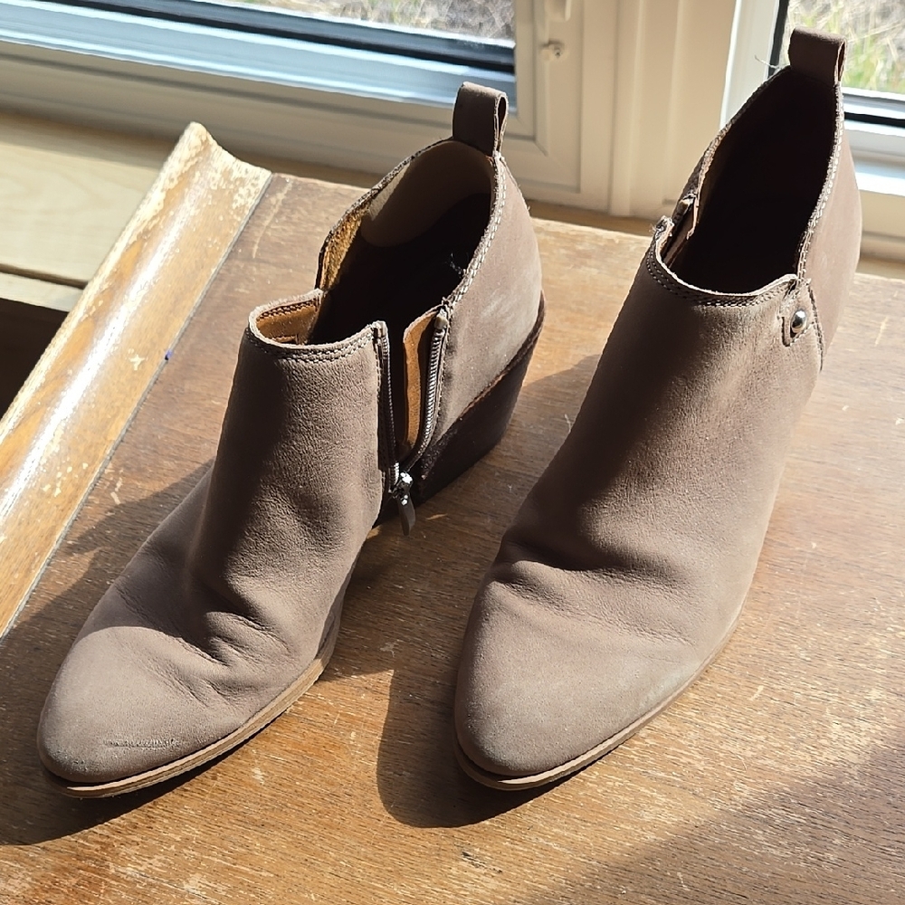 Women's Tan Ankle Boots